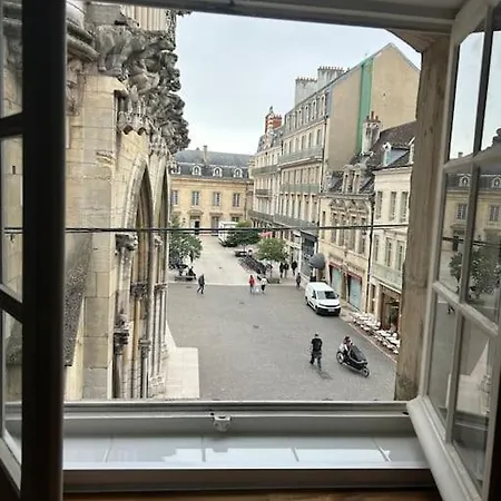 Trop Chouette Au Centre De *
