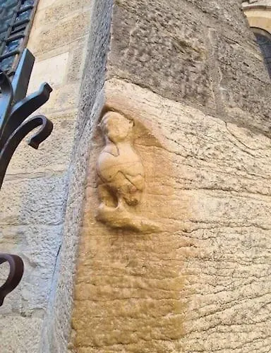 Trop Chouette Au Centre De *