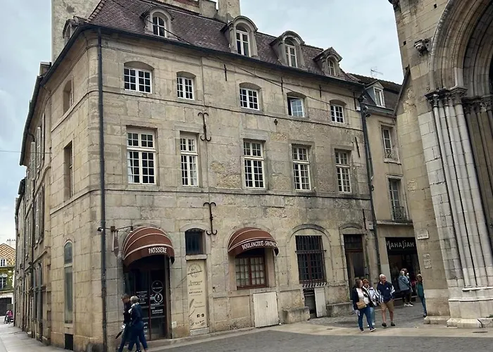 Trop Chouette Au Centre De ディジョン